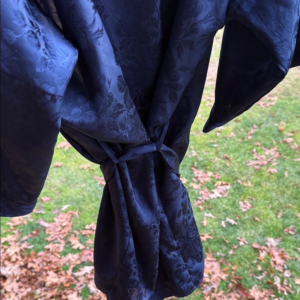 Morgan Taylor Navy Satin Robe - Picture 8 of 8